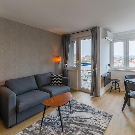 Elegant Tour As Studio Gilly With Open Views And A Balcony In The Center Ljubljana Eksteriør billede