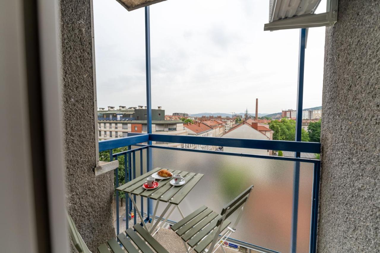 Elegant Tour As Studio Gilly With Open Views And A Balcony In The Center Ljubljana Eksteriør billede